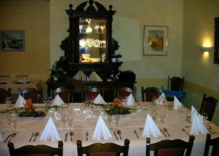 Πανσιόν Gasthaus Hirsch 2*